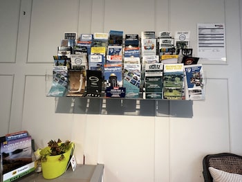 kingswood manor motel