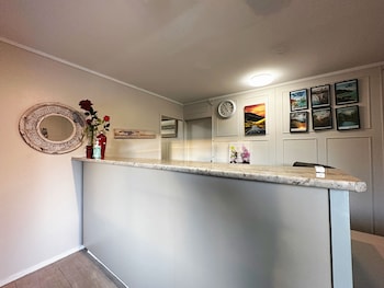 kingswood manor motel