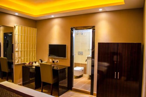oyo 662 hotel comfotel