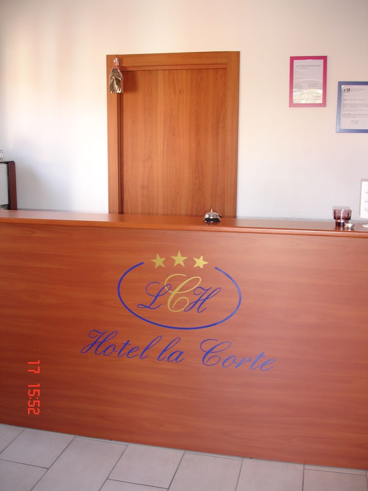 hotel la corte