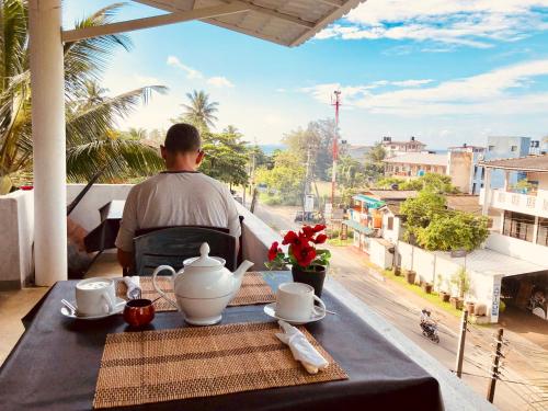 holiday inn unawatuna