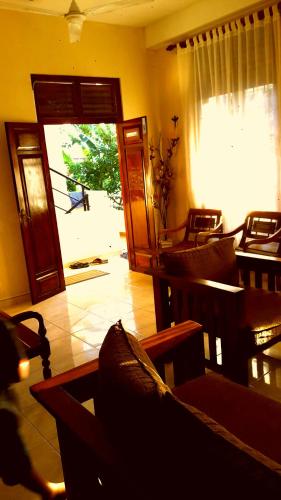 holiday inn unawatuna