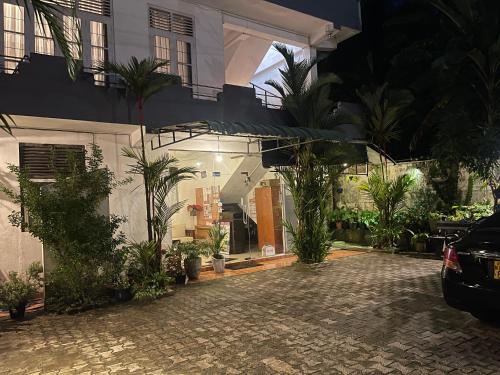 Holiday Inn Unawatuna,Habaraduwa>>Galle,3 star