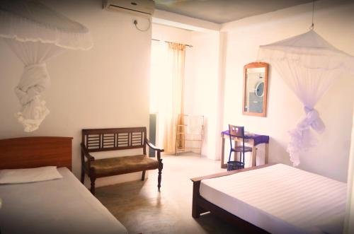 holiday inn unawatuna