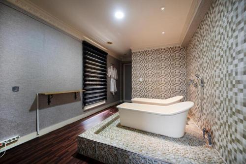 gong gam hotel sangbong