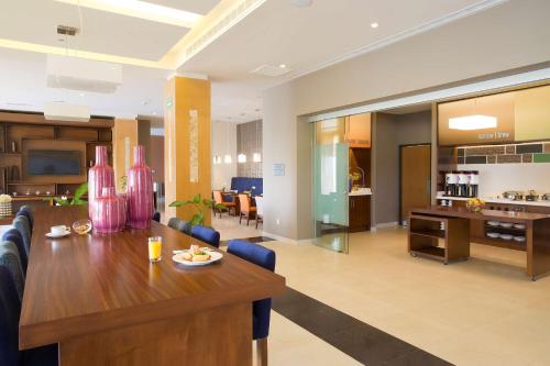 hampton inn and suites by hilton paraiso