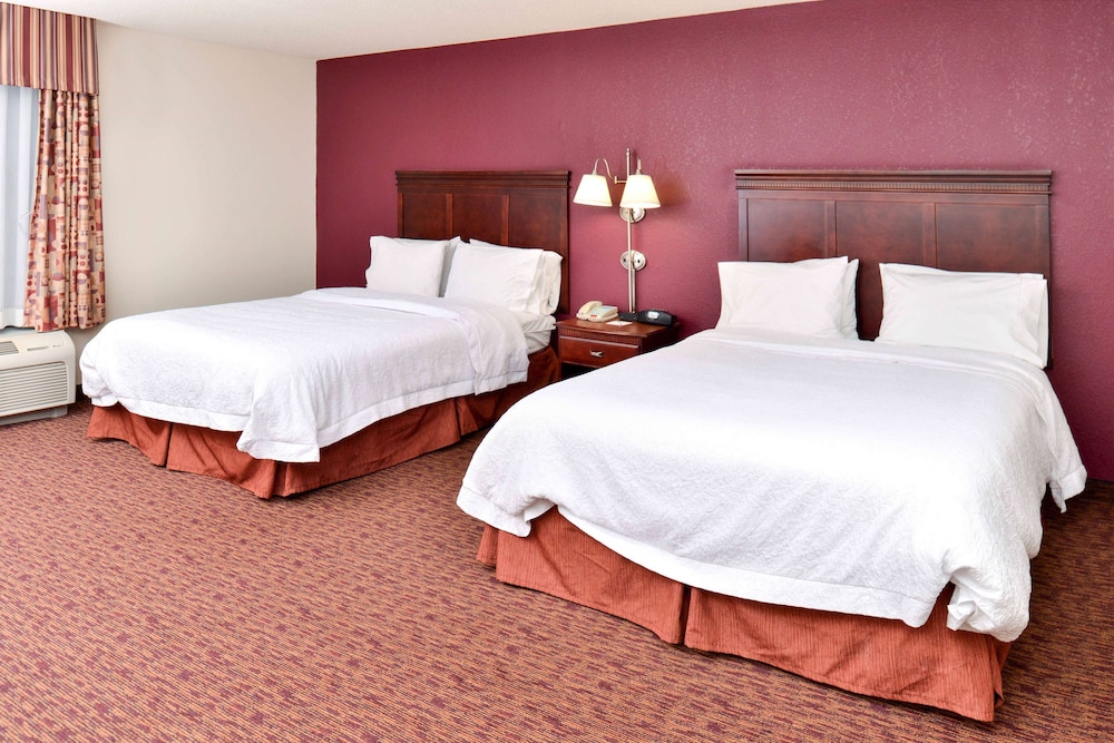 hampton inn and suites muncie