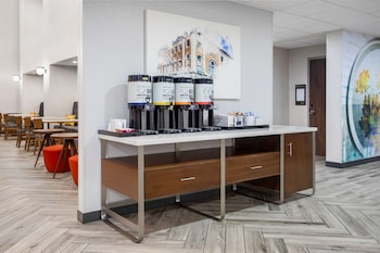 Hampton Inn & Suites Muncie,Indiana>>Delaware,3 star