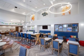 Hampton Inn & Suites Muncie,Indiana>>Delaware,3 star