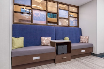 Hampton Inn & Suites Muncie,Indiana>>Delaware,3 star