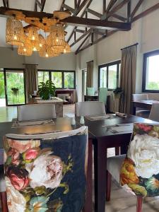 nut grove boutique hotel