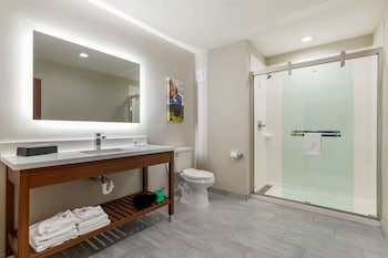 comfort inn and suites