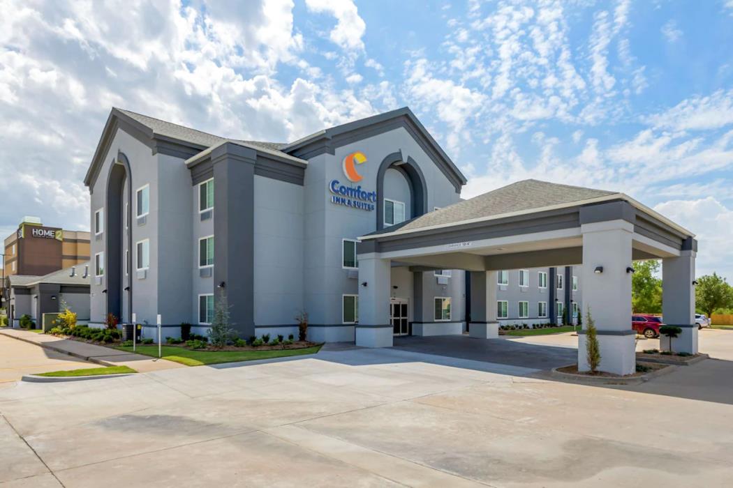 Comfort Inn & Suites,Near Five Civilized Tribes Museum,3 star
