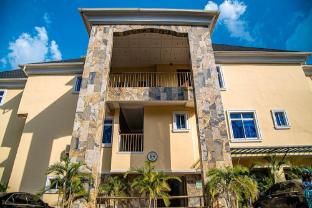 fritz apartments and suites