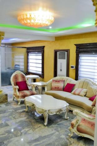 fritz apartments and suites