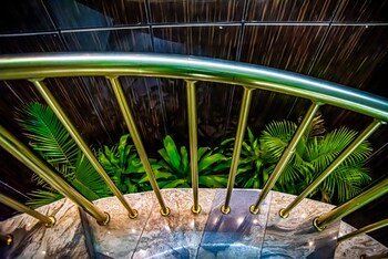 fritz apartments and suites