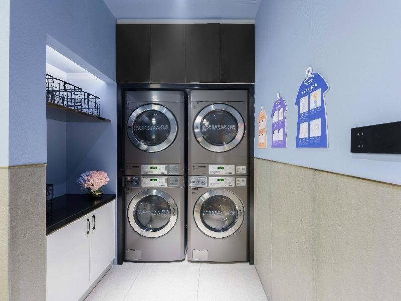 hanting hotel dalian malan square metro station