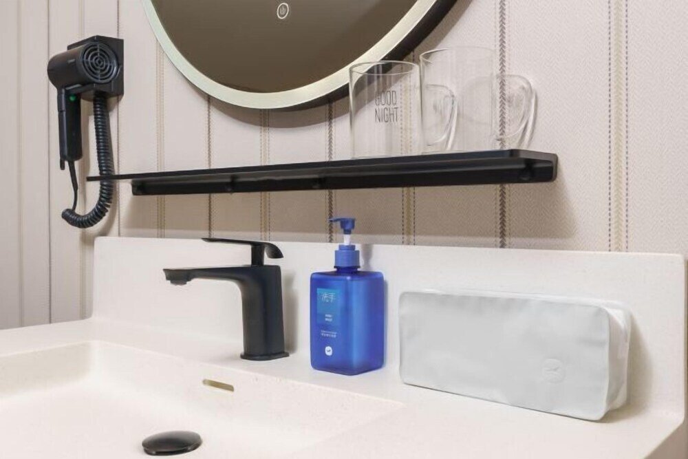 hanting hotel dalian malan square metro station