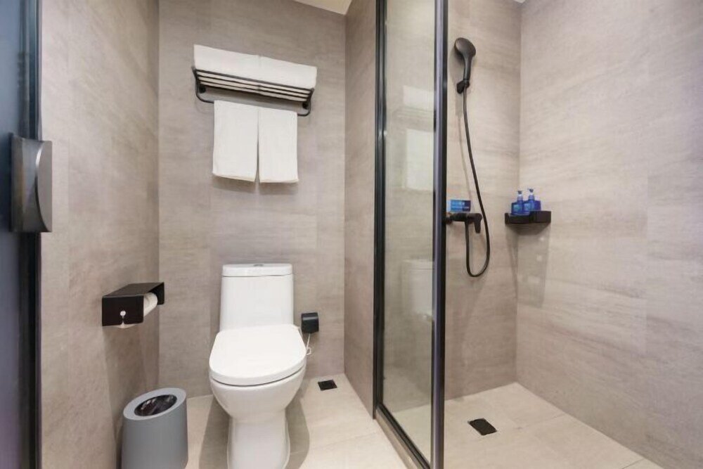 hanting hotel dalian malan square metro station