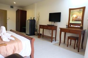phuket racha at kata homestay