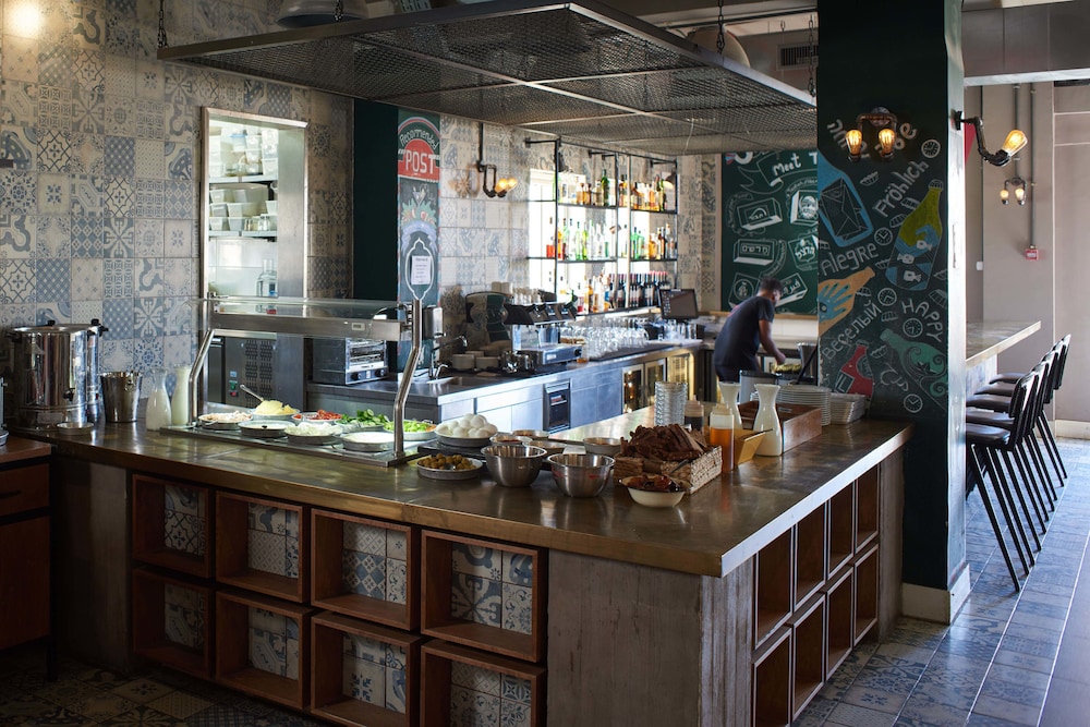 the post hostel