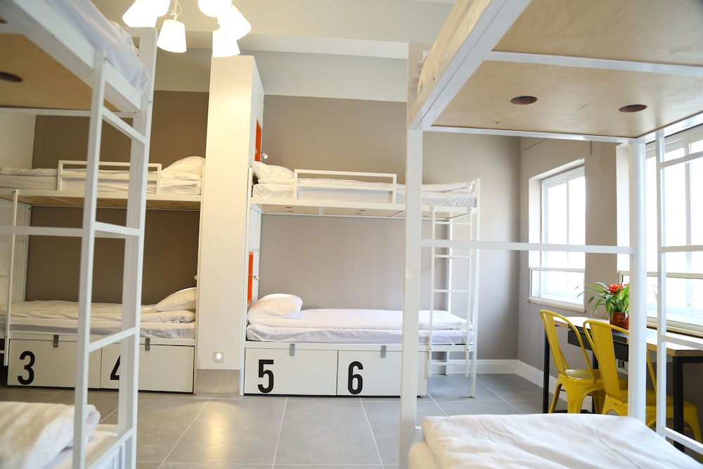the post hostel