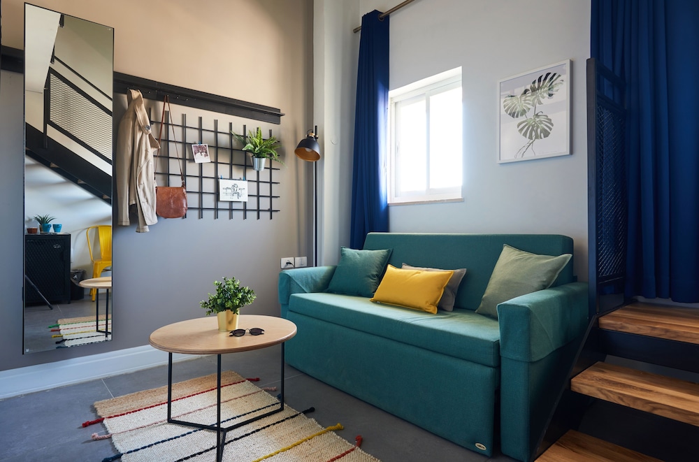 the post hostel