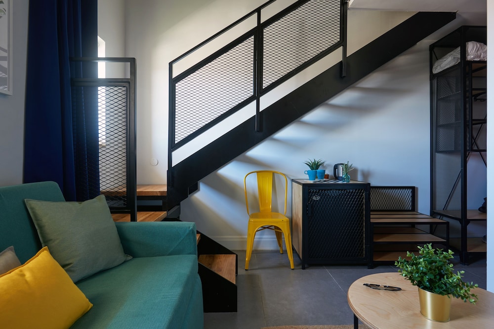 the post hostel