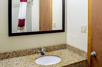 red roof inn and suites middletown franklin