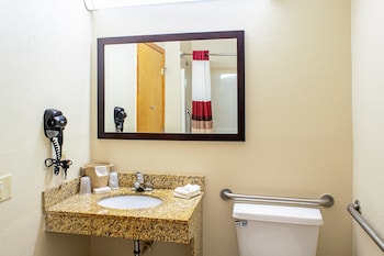 red roof inn and suites middletown franklin