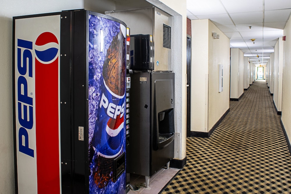 red roof inn and suites middletown franklin