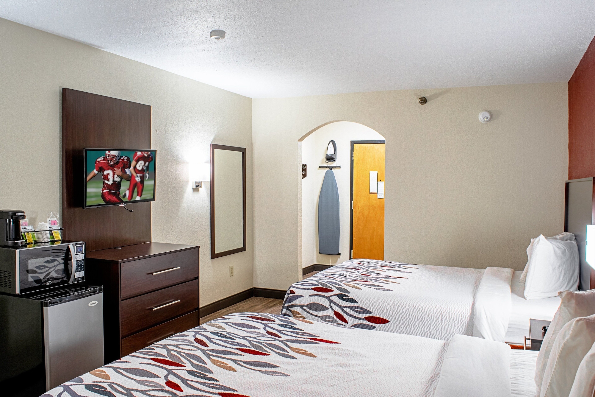 red roof inn and suites middletown franklin