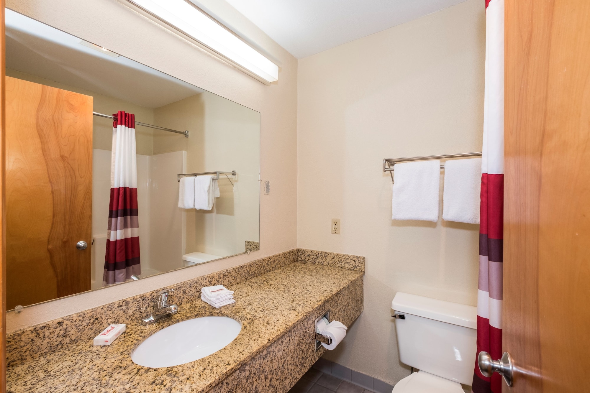 red roof inn and suites middletown franklin