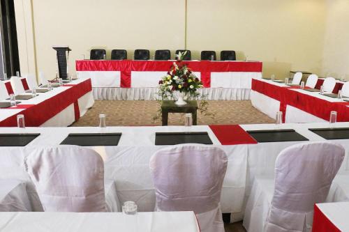 Golden Tulip La Palisse Kigali,Kinazi>>Kigali,4 star