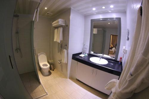 Golden Tulip La Palisse Kigali,Kinazi>>Kigali,4 star