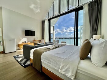 baan tah on the sea