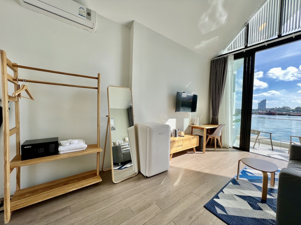 baan tah on the sea