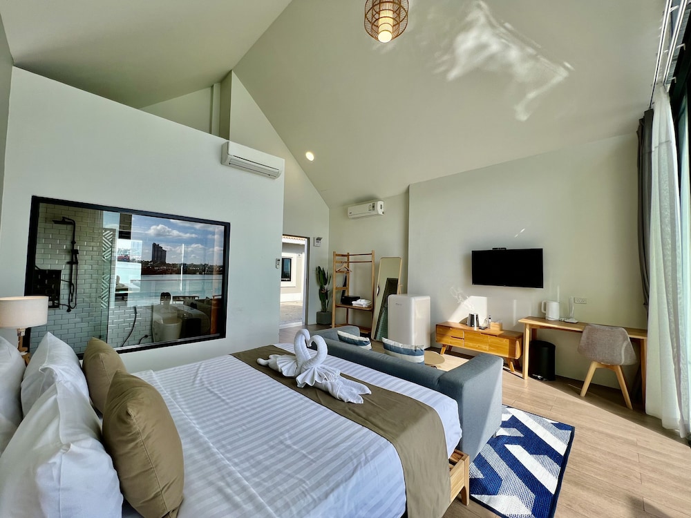 baan tah on the sea