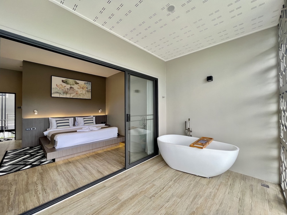 baan tah on the sea