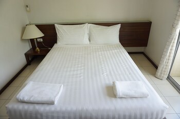 le ranong bistro hotel