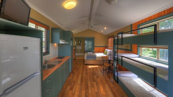 aussie outback oasis cabin and van village