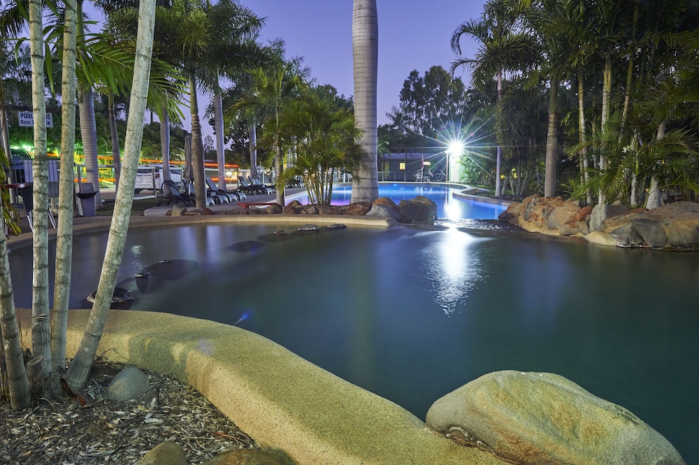 aussie outback oasis cabin and van village