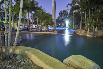 aussie outback oasis cabin and van village