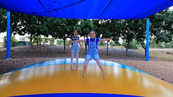 aussie outback oasis cabin and van village