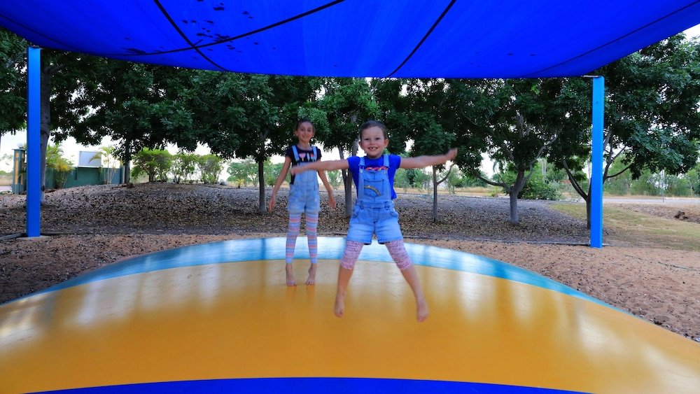 aussie outback oasis cabin and van village