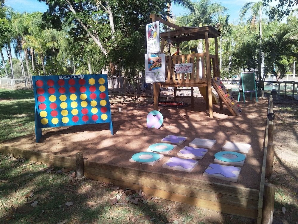 aussie outback oasis cabin and van village