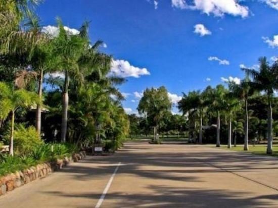aussie outback oasis cabin and van village