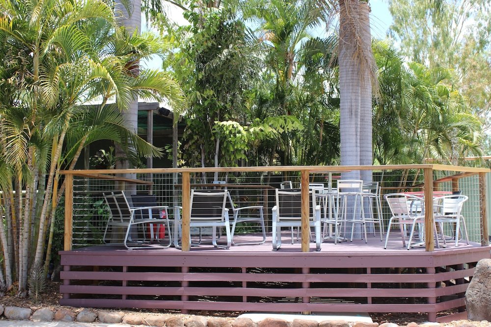 aussie outback oasis cabin and van village