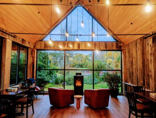 The North Hero House Inn & Restaurant,North Hero>>Burlington,3 star