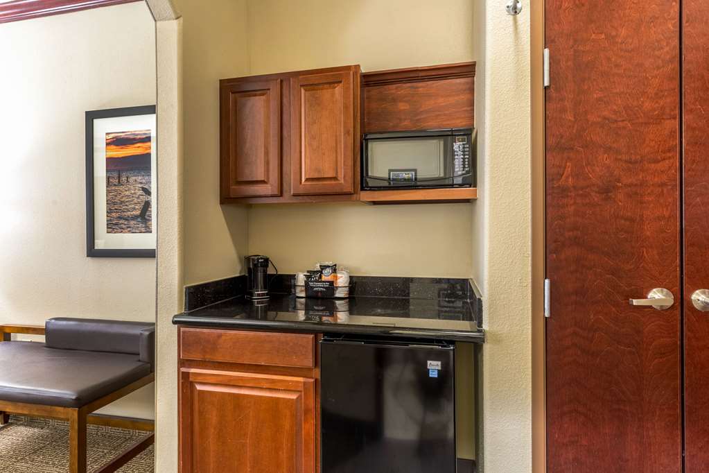 comfort suites galveston